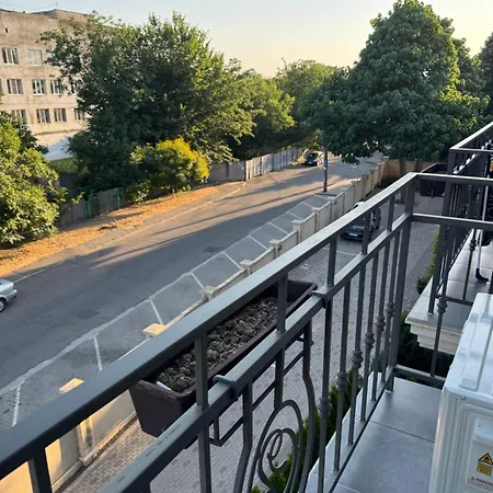 Apartment Chelsea Klubnui Dom Odessa